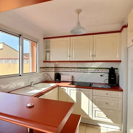 Spacieuse Maison Pour 6 Personnes, Proche Et Commerces Holiday home Valras-Plage