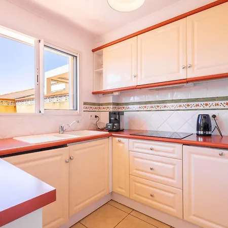 Spacieuse Maison Pour 6 Personnes, Proche Et Commerces Feriehus
