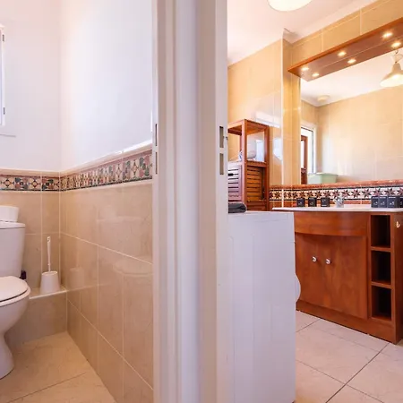 Spacieuse Maison Pour 6 Personnes, Proche Et Commerces